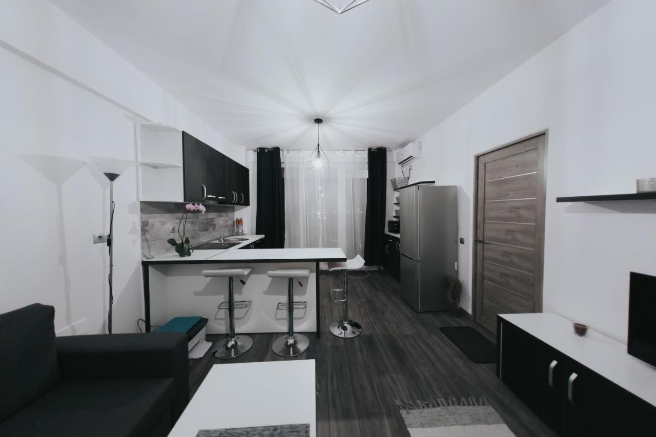 Urban Apartment Oradea Buitenkant foto